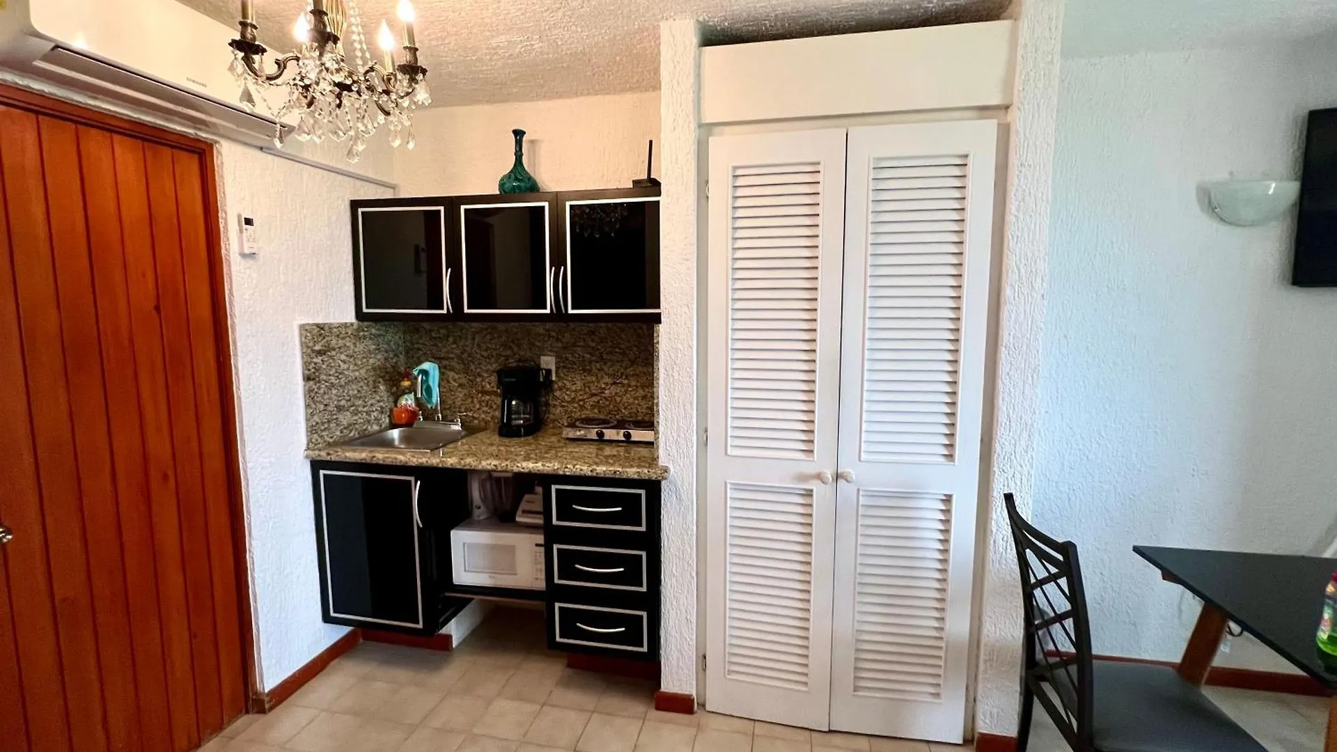 Solymar Studio Apt Beachfront Resort With Sunset Views Cancun